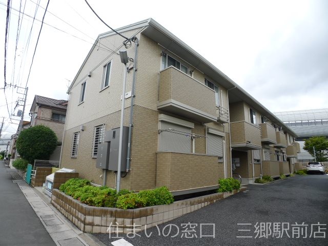 建物外観　ルミエールのご紹介は住まいの窓口アソシエにお任せください。