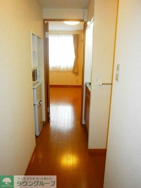 玄関　同タイプ部屋の写真となり設備等は現況と異なる場合があります。