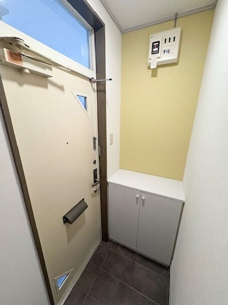 玄関　明るい玄関でお出迎え♪