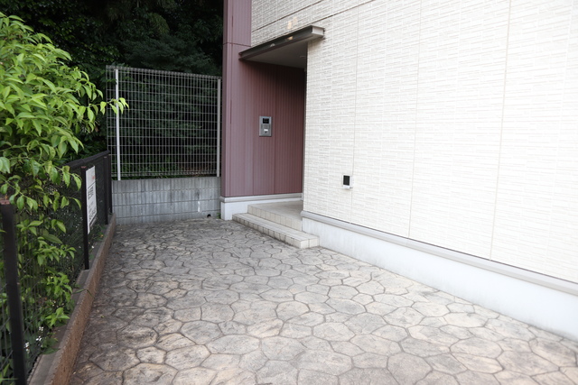 エントランス　入口