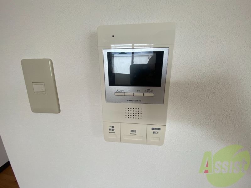セキュリティ　ＴＶモニター付インターホンです。来客者の顔が見えるので安心！