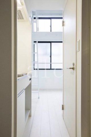 玄関　明るい室内です