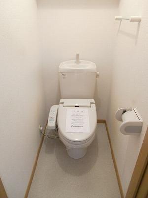 トイレ　温水洗浄暖房便座付トイレ