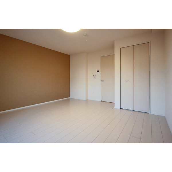 居室・リビング　同じ建物の別の部屋