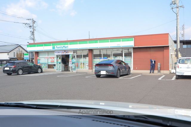 コンビニ　ファミリーマート岐南店（コンビニ）まで823m