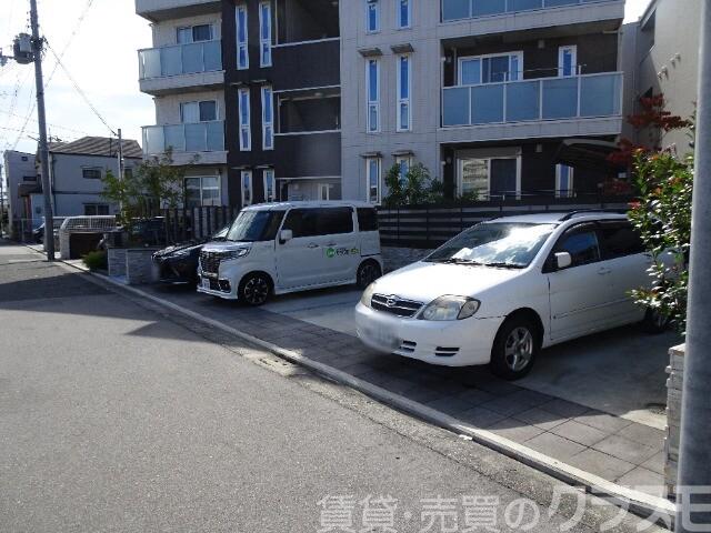 駐車場　敷地内駐車場