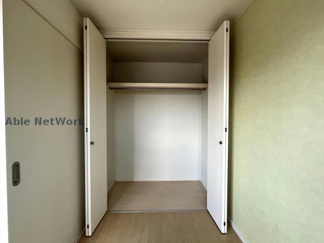 収納　※同物件別部屋の写真です。