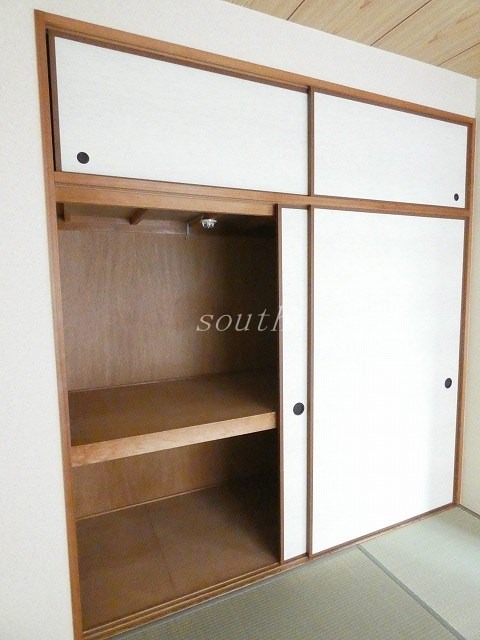 収納　押入れ