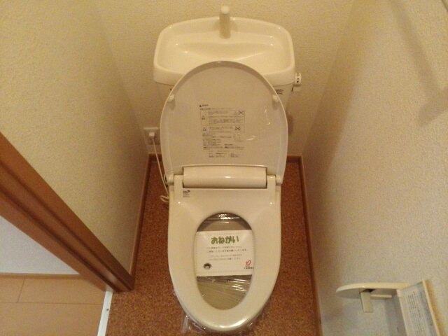 トイレ　トイレもきれいです