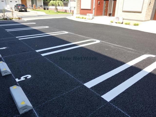 駐車場　駐車場