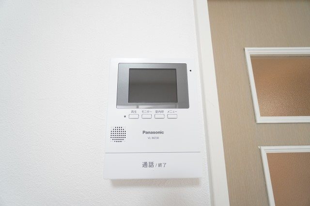 セキュリティ　モニタ付インターホンで来訪者の確認も安心