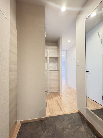 ベンディシオン市川の玄関写真