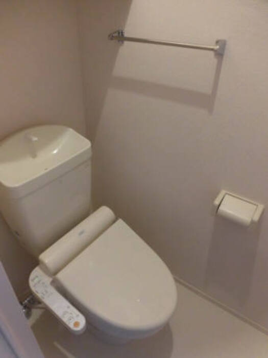 トイレ　清潔感のあるトイレです