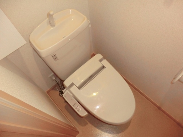 トイレ　ウォシュレット付きのトイレです♪