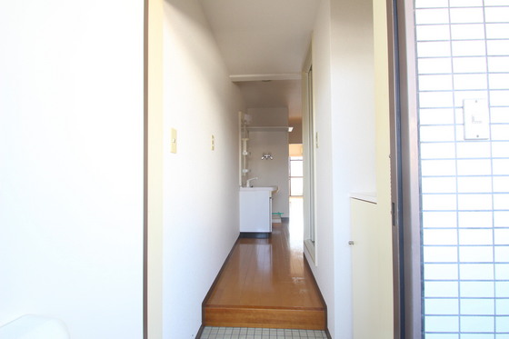 玄関　※別部屋の写真です