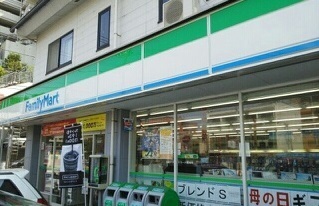 その他　フォミリーマート（その他）まで300m