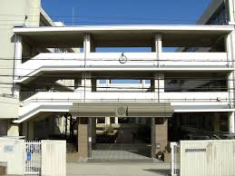 中学校　茨木市立天王中学校（中学校）まで647m