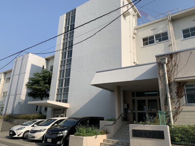 中学校　芦屋市立精道中学校（中学校）まで631m