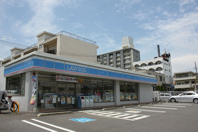 コンビニ　ローソン別府上田の湯町（コンビニ）まで320m