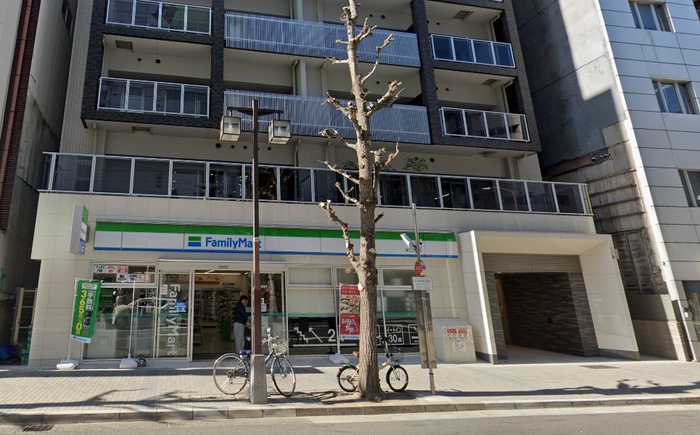コンビニ　ファミリーマート 栄二丁目店（コンビニ）まで60m