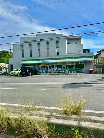 コンビニ　ファミリーマート横浜中山町店（コンビニ）まで136m
