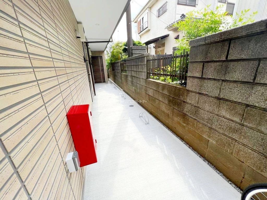 エントランス　庭