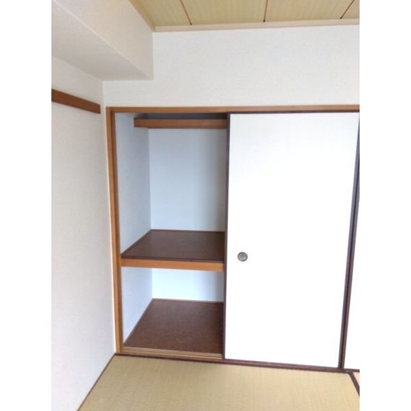 収納　押し入れ