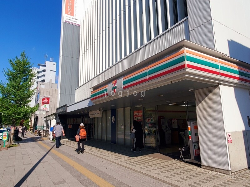 コンビニ　セブンイレブン札幌円山公園駅店（コンビニ）まで140m