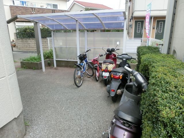 その他共有部分　屋根付きの駐輪場