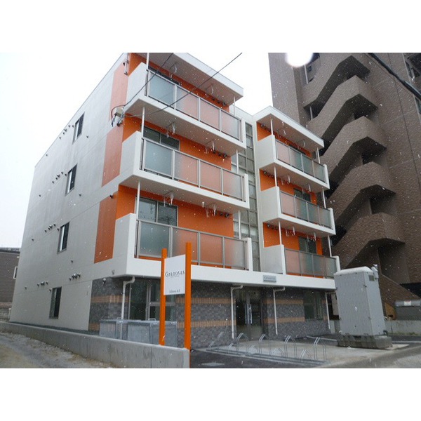 建物外観　☆地下鉄東西線【菊水駅】まで徒歩4分！