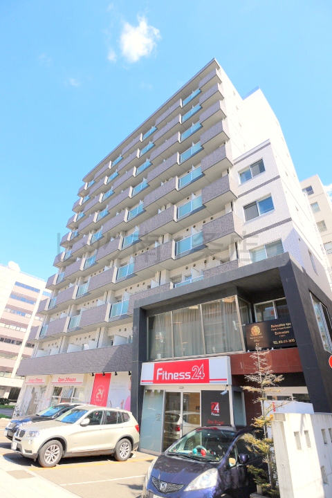 建物外観　フィットネスジム（テナント）が入っています♪