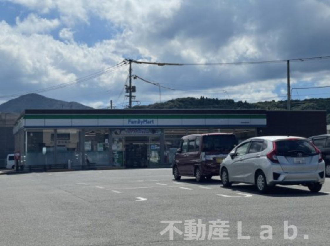 コンビニ　ファミリーマート 天草本渡北店（コンビニ）まで447m
