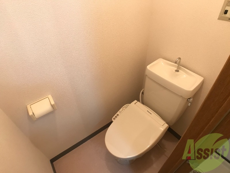 トイレ　トイレはウォシュレット機能付き。シャワートイレは日本の宝。