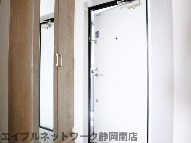 玄関　落ち着いた玄関です