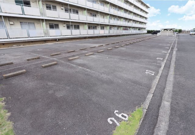 駐車場　駐車場に車を止められます