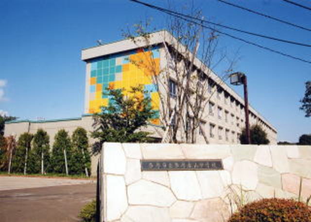 中学校　多摩市立多摩永山中学校（中学校）まで1599m