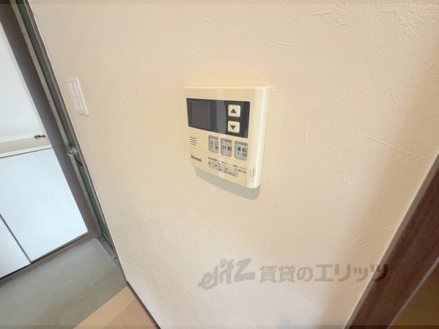 その他設備　給湯器リモコン