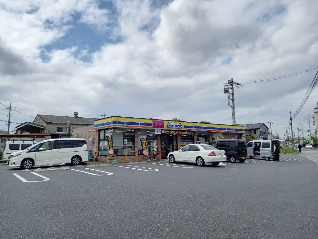 コンビニ　ミニストップ　八潮木曽根店（コンビニ）まで297m
