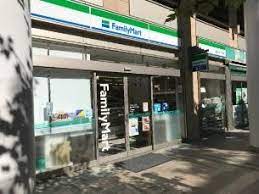 コンビニ　ファミリーマート 港区白金プラザ店（コンビニ）まで389m