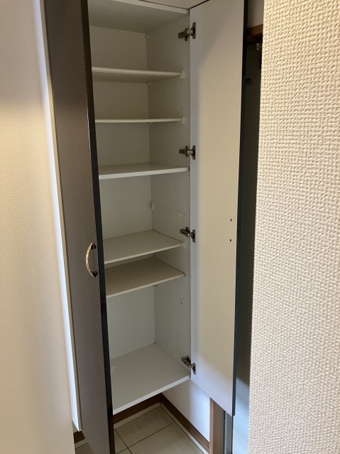 収納　※別号室の写真です