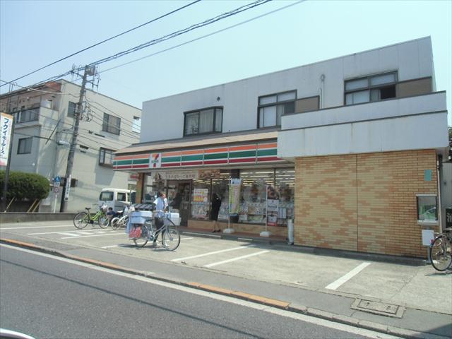 コンビニ　セブンイレブン（コンビニ）まで766m