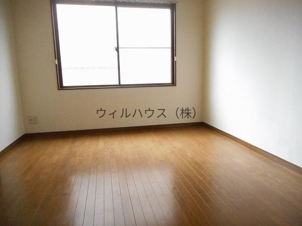 その他部屋・スペース　広々リビングです！