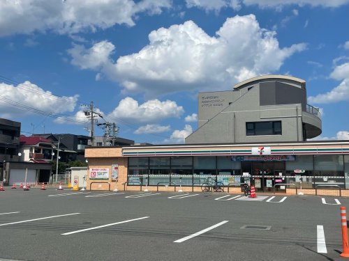 コンビニ　セブンイレブン 名古屋天塚町店（コンビニ）まで308m