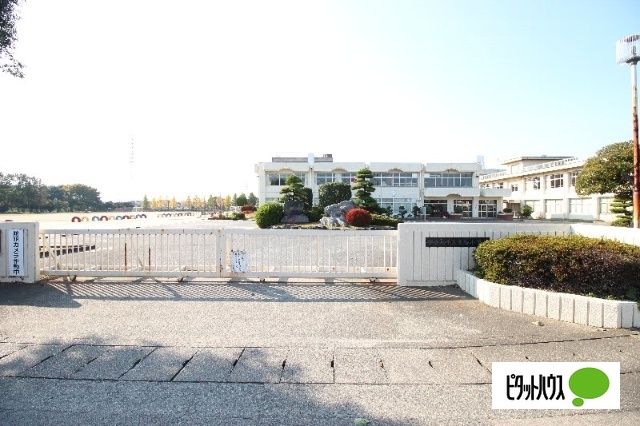 小学校　伊勢崎市立名和小学校（小学校）まで735m