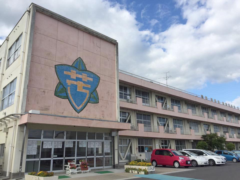 小学校　芳賀小学校（小学校）まで850m