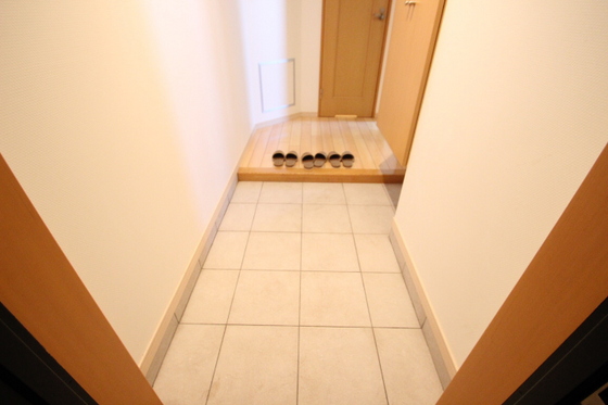 玄関　※別部屋の写真です