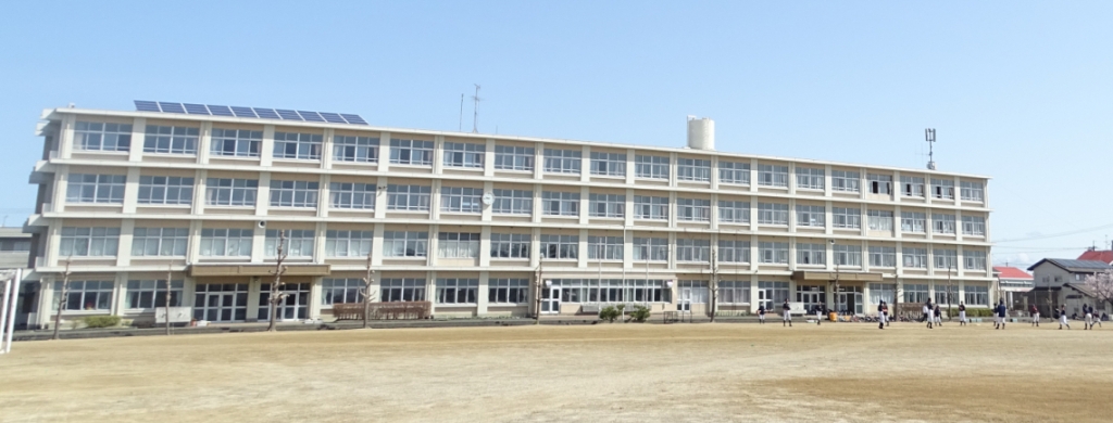 中学校　浜松市立中郡中学校（中学校）まで577m