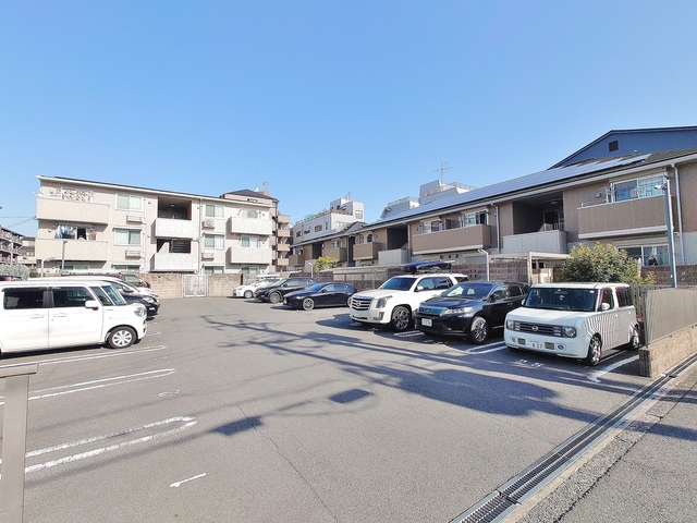 その他共有部分　広い敷地☆外観