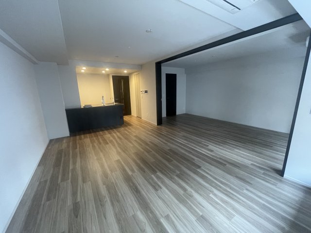 ローレルコート京都柳馬場六角の居間写真