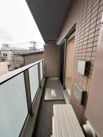 バルコニー　お洗濯にも便利なバルコニー付き